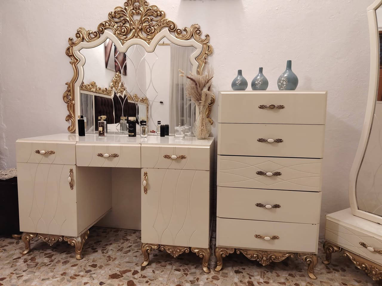 غرفه ماركه رومه تركيه اصلي نضيفه جدا بسعر مناسب ٨ قطع للإستفسار بغداد ***********
