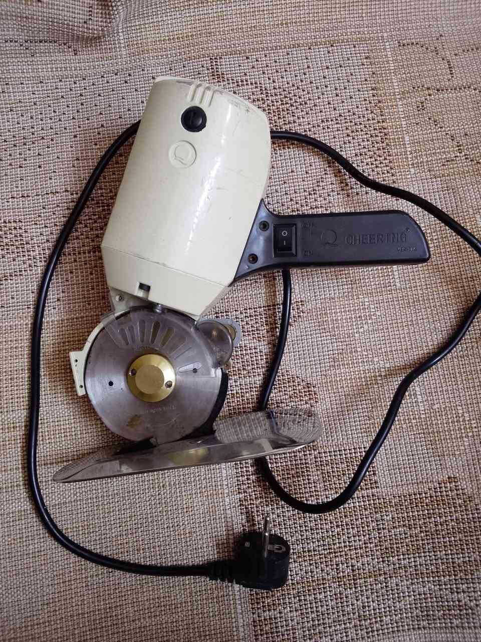 العبيدي / حي السفير/ ‏‪***********‬‏ واتساب موجود
مقص كهربائي 
مفرغة جديدة سحب ودفع
بريمز ضغط عالي صهر معادن جديد
