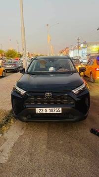 راف 2023 XLE لون حبري  حادثها بامريكا چاملغ ايمن وبابين السايق والوراه...