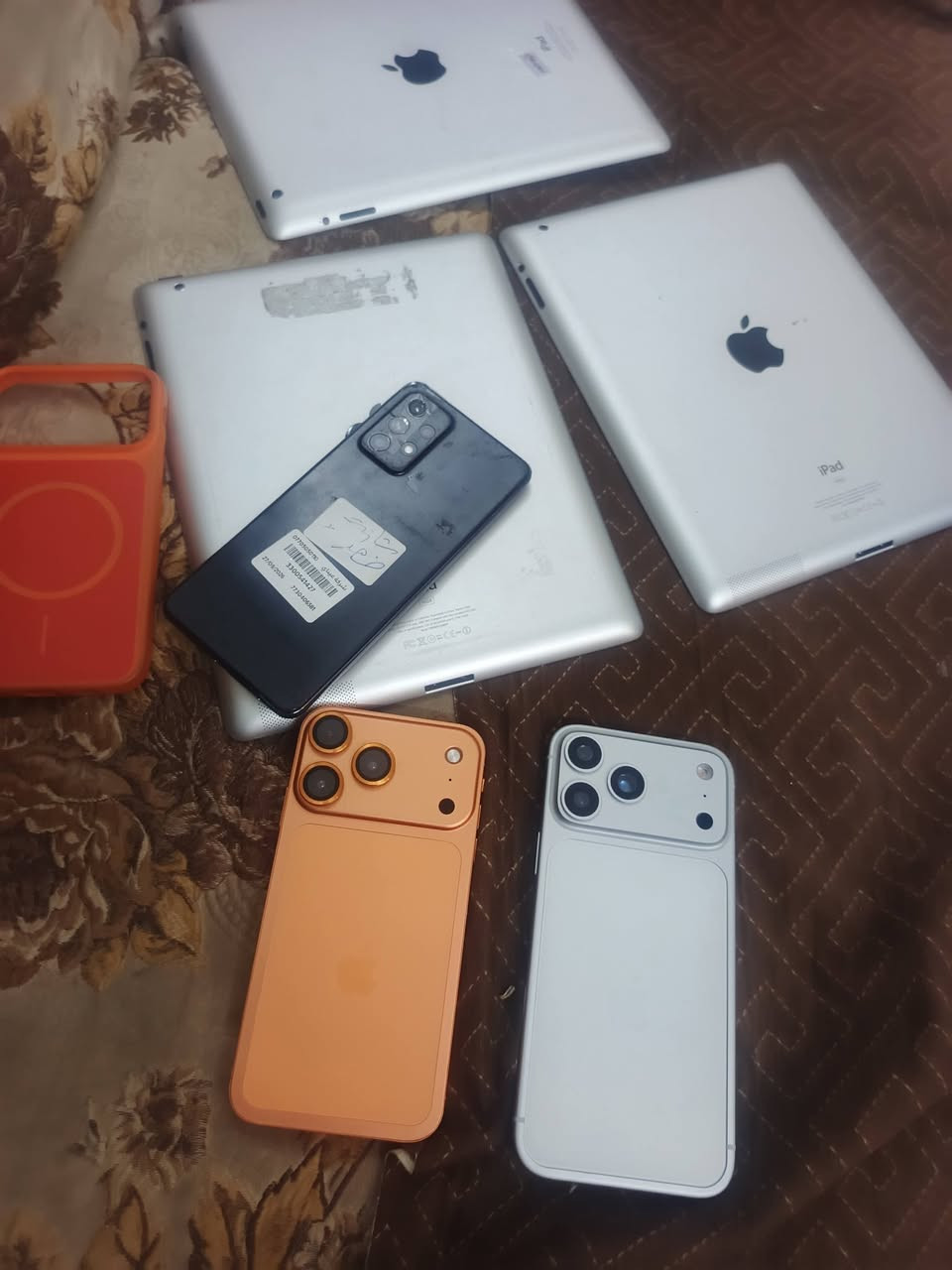 كلكسي A52 ذاكره ٢٥٦سعره ١١٠ الاف ما بي عيب  ***********

نص مكتوب في الصور:
- حول الهاتف Galaxy A52s 5G تعديل رقم الهاتف غير معروف اسم المنتج Galaxy A52s 5G اسم الطراز SM-A528B/DS الرقم التسلسلي R5CR91AY06A IMEI (الفتحة ١) 359260921471642 IMEI (الفتحة ٢) 355773661471642 معلومات الحالة معلومات قانونية معلومات البرنامج معلومات البطارية هل تبحث عن شيء آخر؟