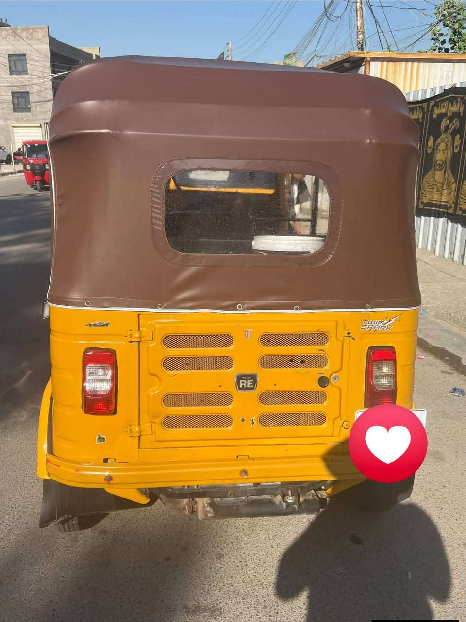 سلام عليكم تكتك ٢٠ للبيع رقم و سنويه مكان الزعفرانية سعر ٧ ملاين
***********
