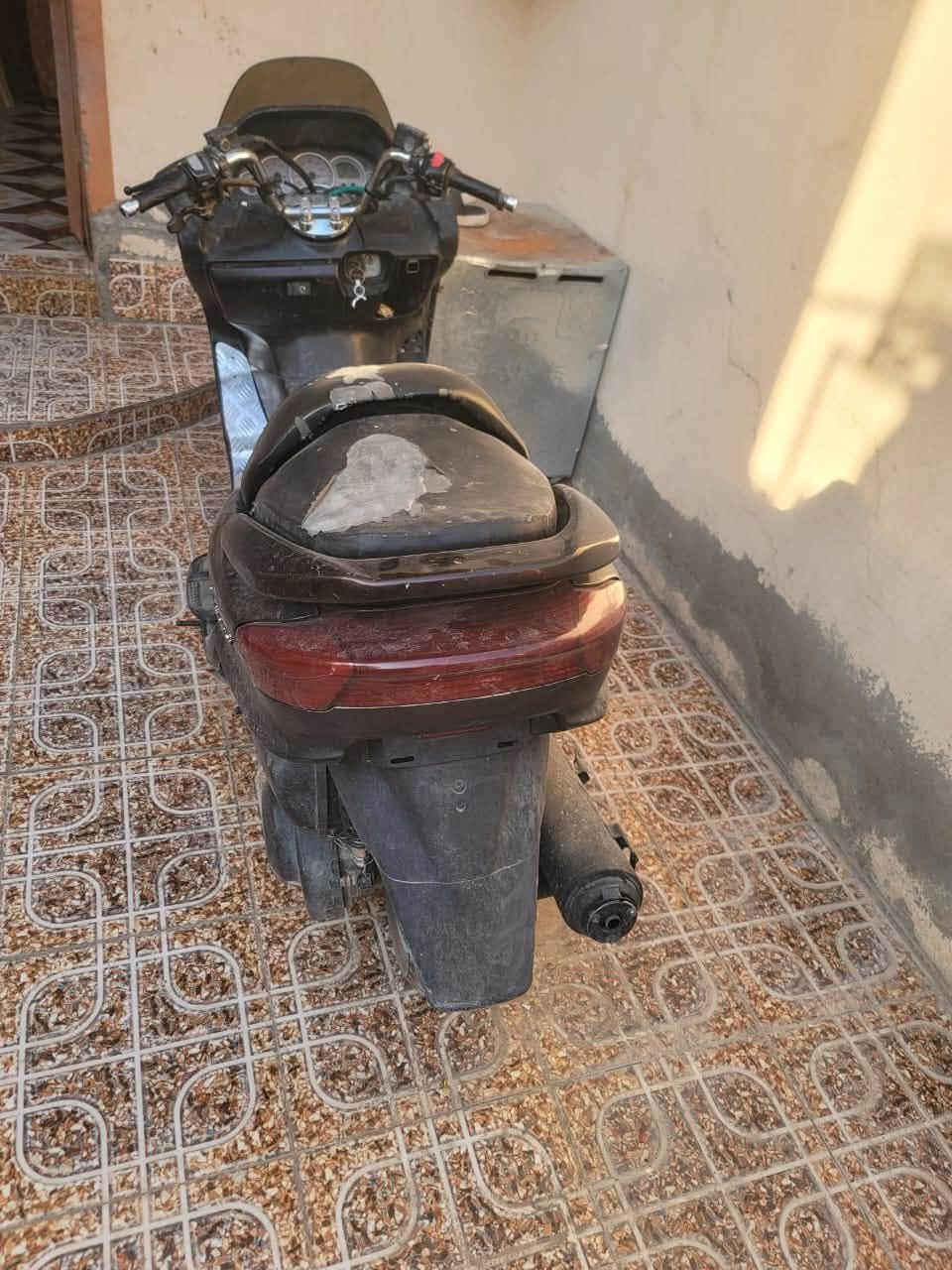 السلامً وعليكم دراجه ماجسته للبيع دراجه متروكه صارلهه ٢سنتين متروكه نقص الدراجه قفط باتري سعر الدراجه ٥٠٠ وبيهه مجال حك الجيه مكاني ديالئ بعقوبه رقم ‭***********‬
