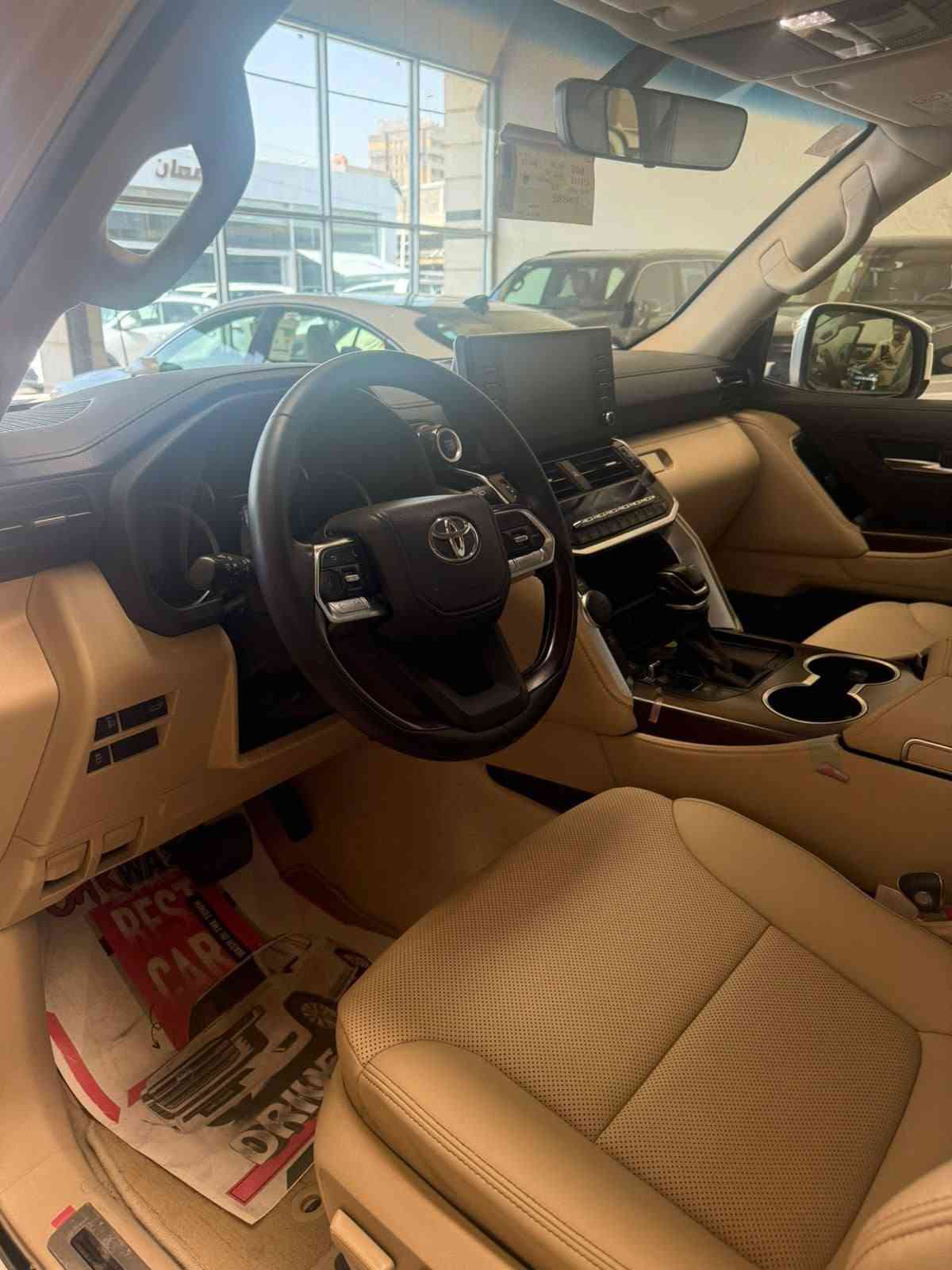 السلام عليكم 🌹
لاندكروزر GXR Premium Limited
موديل 2024
بريم لمتد – GXR
🔹 كفالة عامة
🔹 استخدام نظيف جداً
🔹 ماشية 34 ألف كم
🔹 بغداد
🔹 السيارة بحالة ممتازة
💰 السعر المطلوب: 675 ورقة
📞 ***********
