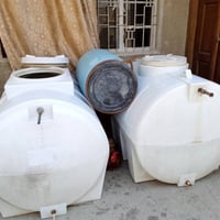 اسلام عليكم تانكيات ابو 1000نضيفات ودبة ب10 لبيع لواحد ب100مكان الامين...