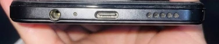 السلام عليكم شباب.. عندي جهاز (Honor X7b) للبيع أو المراوس،

 الجهاز بنظافة ممتازة جداً من الداخل والخارج وما بيه أي شلوخ أو ضربات بالشاصي.👍🏼

الملاحظات للأمانة أمام الله:الجهاز مفتوح الظهر فقط لتبديل زجاجة الكاميرا الخارجية (والكاميرا تصويرها شغال تمام).👍🏼

مبدل شاشة أصلية 100% (ألوان ولمس بلاد وسريع جداً والخدوش اللي تشوفوها بالصورة هي فقط باللاصق الخارجي يعني الشاشة جوة جديدة).❤️‍🔥🔥

الجهاز وحش بالبطارية والأداء،🔥

 ويجي وياه كامل ملحقاته (الكرتونة والشاحن الأصلي مالته).👍🏼

الموقع: بغداد / الأعظمية - السبع أبكار (قريب من ديوان الوقف السني).📍

البيع لأعلى سعر، أو للمراوسة بـ (Poco X6 Pro) 
 مستعمل ونظيف مع دفع الفرق المناسب🔥

💵السعر:(100،000الف دينار🔒)💵

🔴🔴للطلب او الأستفسار (***********)🔴🔴

يوجد توصيل لجميع محافضات العراق📦

📦التوصيل 5،000دينار عراقي📦
