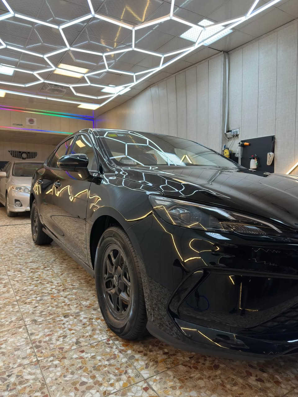 بي واي دي سيل فايف 2025

داخل ابيض بصمه شاشه سياره جديده بعدها على وضع زيرو 

ماشيه 10000الف

عنوان سياره البياع معرض الماسه

السعر 21800

‏***********
