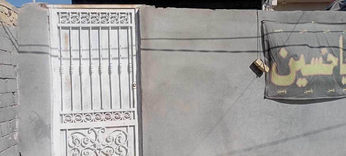 دار للبيع ١٠٠ متر زراعي سند ٢٥ نادر الثالثه حي السجاد السعر ٤٦ مليون وبي مجال بي نقص ارضيه وستاره الاتصال بالرقم  ***********
