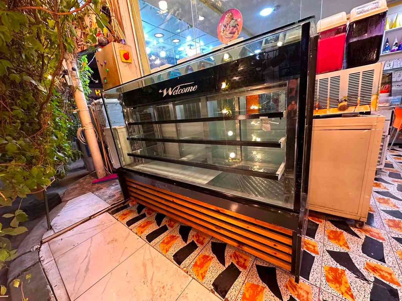 بۆ فرۆشتن
بەڕادی شیرینی 

دوو مەتر درێژە

١٥٠ سم بەرزیەتی

زۆر کەم بەکارهاتووە

١،٢٠٠،٠٠٠

***********

سلیمانی / بازیان
