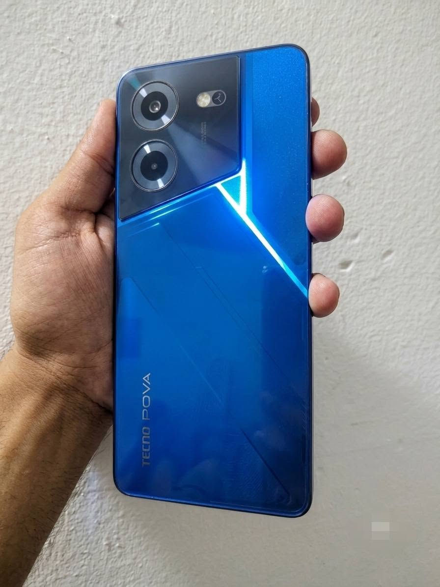للبيع أو امراوس TECNO POVA 5 مكفول ✅ 

### *مواصفاته:* 👇 

جهاز مخصص للالعاب 🎮 
- *الذاكرة*: 256GB 
- *الرام*: 8GB + 8GB اضافي
_ * الشاشه  120 هرتز سلاسه فول 
- *المعالج*: ببجي 60 ثابت 
- *البطارية*: 6000mAh العملاقة
- *الكاميرا*: 50MP خلفية + 8MP امامية

### * فقط بي فطر بلطرف الفوك بزاويه فطر شعرايه ما أماثر علا شي وما يبين مرات وتكدر اتشوفه بلصوره اما الباقي كله مكفول ونضيف ✅

السعر 150الف المكان: بغداد - ابو غريب  
للتواصل:/ واتساب***********  وعل خاص فقط 
ملاحظة: ماعندي و توصيل ❌
