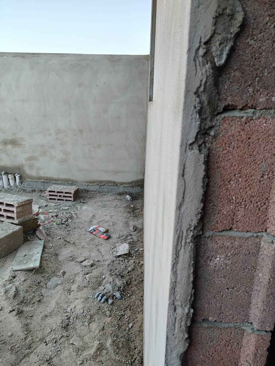 السلام عليكم كادر لبخ سمنت من الموصل شغل ناعم سقل تصفير حمامات نضيف ومرتب اي شي اشتغل بيت عماره جملونات ***********
