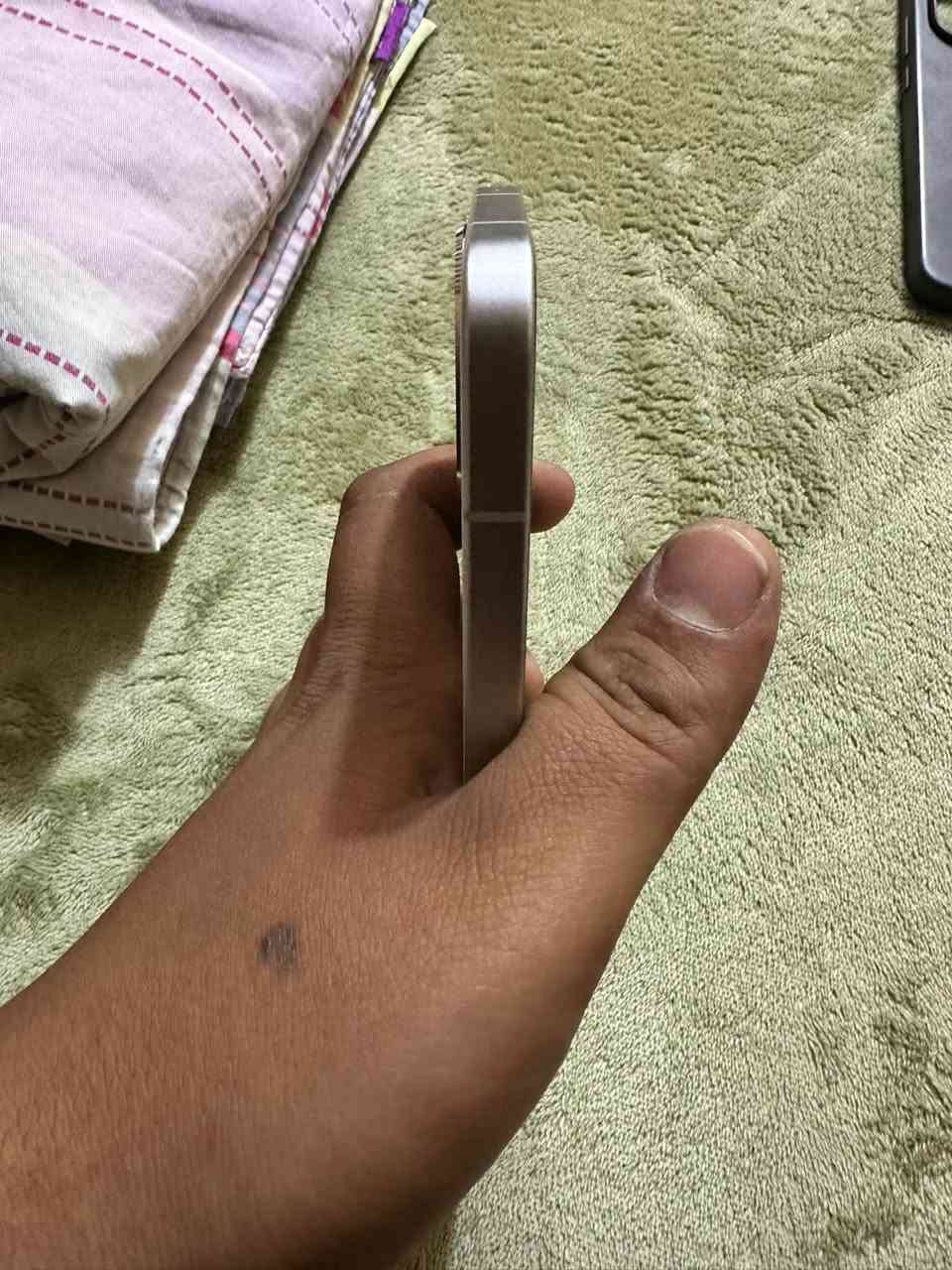 بوكو F7 • بطارية ٩٨٪ • ذاكرة ٢٥٦