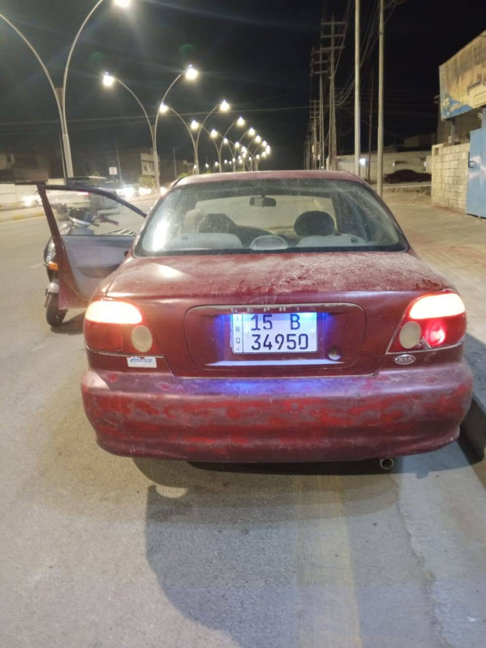 سلام عليكم  
كيه سيفيا موديل 2000 كير محرك خير من الله 🤎 
سنويه لل 31 اني راعيها لا كصة ولا ضربه السيارة بلاديه  باقي التفاصيل اتصل على هاذا الرقم( ***********) فقط واتساب مكان السيارة الانبار الرمادي 🤍

