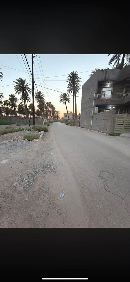 قطعه ارض للبيع المساحه
٥٠ متر لواجها ٤ نزال ١٣ متر

شارع تبليط ١٠ متر عله شارع ابو طاوه

مناصفه زراعي 

تبليط ماء كهرباء كامل خدمات 

***********
