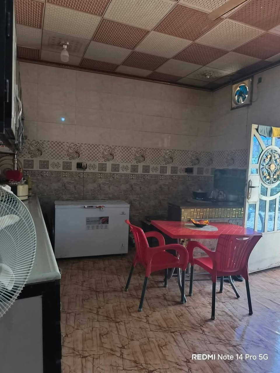 🏡 عقارات النيزك | بيت زراعي للبيع 🏡

✨ فرصة سكنية مميزة في الديوانية ✨

🏠 بيت زراعي سند 25 مشمول بالتطويب ومرقّم وجاهز!

📍 العنوان: التقيّة الثالثة، مقابل ساحة التوديع.

📐 المساحة: 200 متر مربع.

🏡 تفاصيل ومميزات البيت:

🔹 استقبال بمساحة 6 × 4
🔹 صالة واسعة بمساحة 8 × 4
🔹 غرفتا نوم، مساحة كل غرفة 5 × 4
🔹 مطبخ حار وبارد بمساحة 5.5 × 4
🔹 طارمة كبيرة
🔹 صحيات داخلية وخارجية
🔹 منور
🔹 حديقة داخلية وخارجية

✨ مميزات الموقع:
✅ شارع مبلّط
✅ خدمات متكاملة
✅ موقع مميز في التقيّة الثالثة

💰 السعر: 87 مليون دينار
🤝 السعر قابل للتفاوض

📞 للاستفسار: ***********

📩 أو مراسلة الصفحة
📍 أو زيارة مكتبنا في حي التاميم، قرب مجمع السبطين.

🏡 عقارات النيزك
⭐ شعارنا المصداقية والثقة
🤝 وجهاً لوجه، حتى إتمام الاتفاق.

نص مكتوب في الصور:
- REDMI Note 14 Pro 5G
