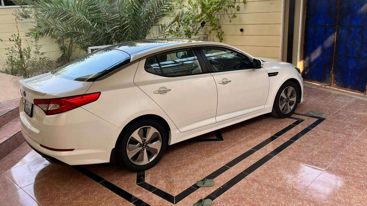 سلام عليكم
اوبتيماء موديل 2012خليجي vip فول موصفات
سيارة بصمه
محرك 2400دوش 
رقم بغداد بسمي 

السعر 125وبيهاا مجال 

مكاني البصرة _كرمة علي

***********
