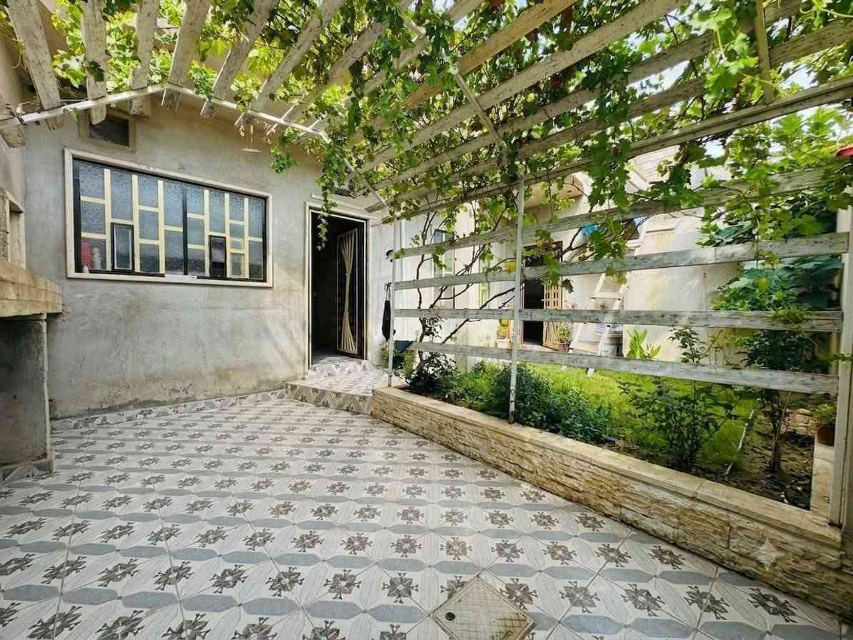 بسم الله الرحمن الرحيم
بيت حي الملائين الثانيه دار مساحة 250متر الواجه12.5نزال20متر
يتكون ثلاث غرف نوم واستقبال وغرفة طعام ومطبخ ومشتملات داخليا وخارجيةوحديقةومحل
 السعر 100 او بيها مجال بيع مستعجل ؟ 
للاستفسار الاتصال على هذا الرقم
***********
***********
