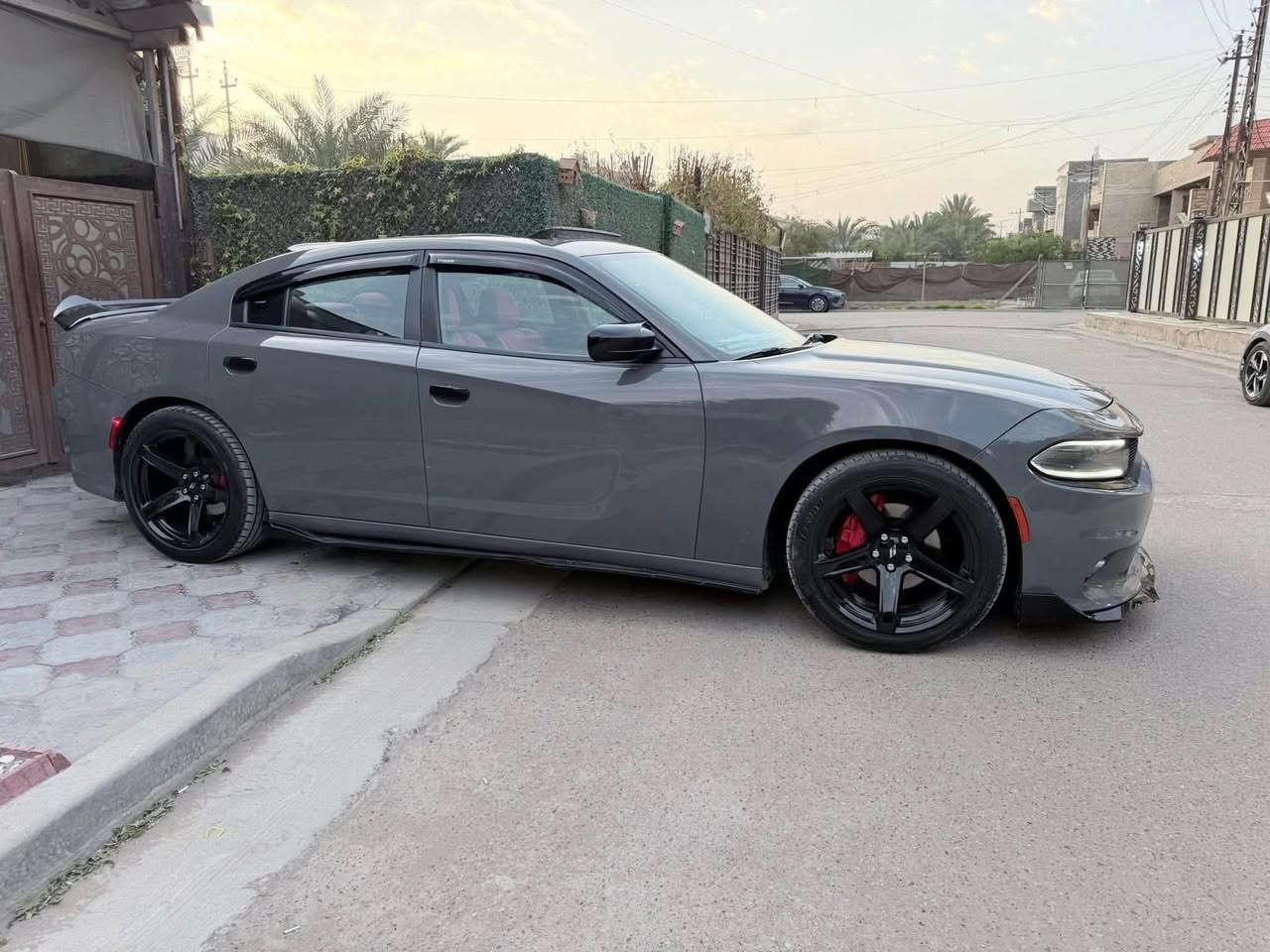 السلام عليكم
دوج جارجر 2017 SXT
وارد كندي طابة كلين بالعراق بيها 3 قطع صبغ فقط   بجم كبس ايرباكات سليمة 
رقم سليمانية بأسمي 
فتحة 
شفتات ستيرن 
خزن ميموري 
وباقي تفاصيل الجارجر المعروفة 
سيارة ماشية 65 الف 
***********
