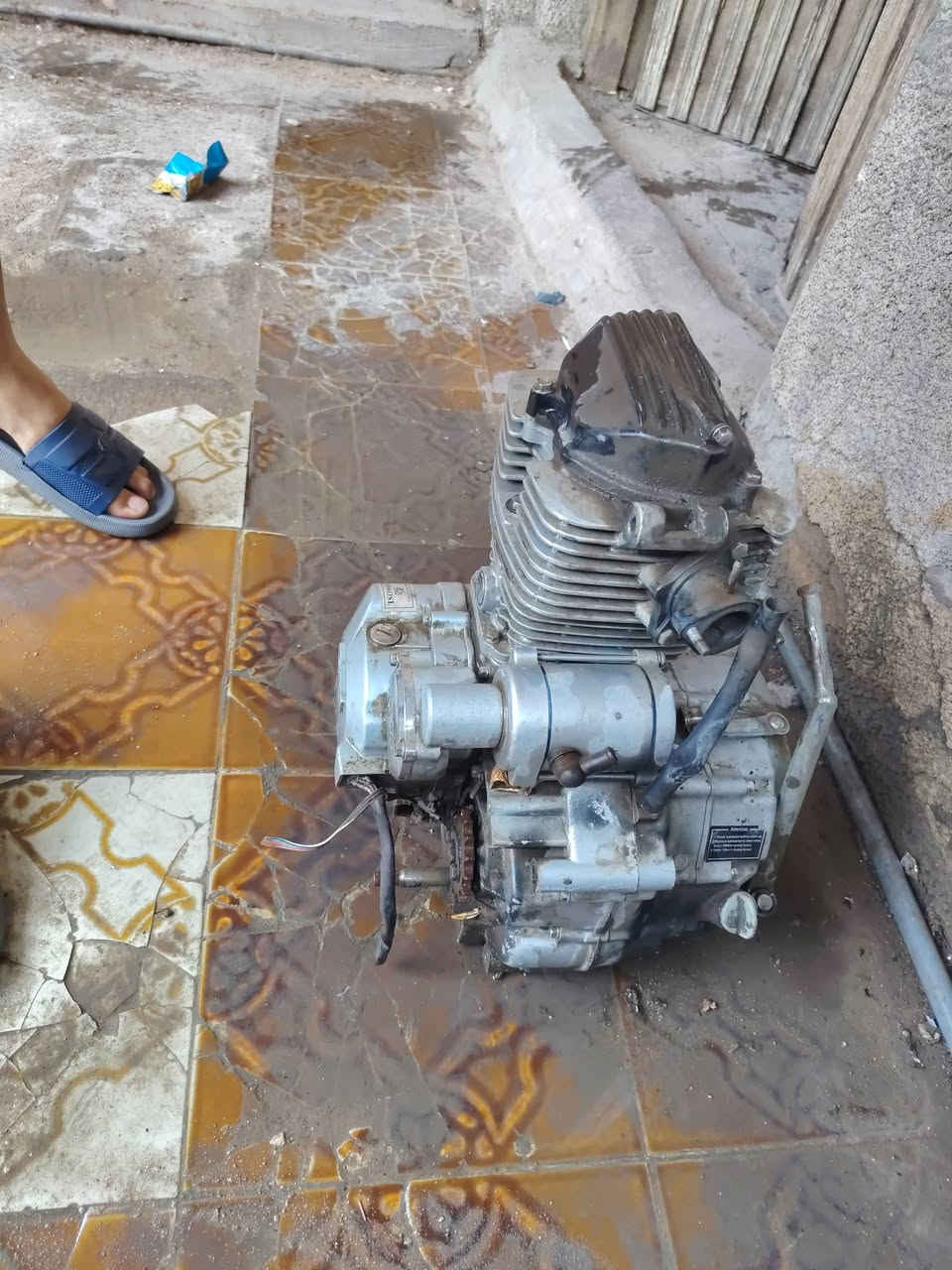 السلام عليكم شباب مكينه إيراني ابيعه حديده رايدها ب١٠٠
