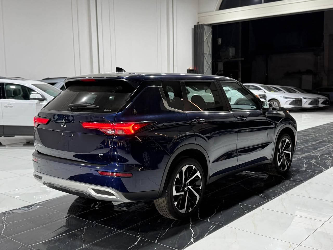 𝑴𝑰𝑻𝑺𝑼𝑩𝑰𝑺𝑰  𝑶𝑼𝑻𝑳𝑨𝑵𝑫𝑬𝑹  𝑺𝑬  𝑨𝑾𝑪  ‏4x4 2024
موديل  2024
محرك 𝒄 𝒄 2,500 
مواصفات 
بصمة
٧ راكب
كشن جلد
كشن تدفئة
ابواب بصمة
ابواب بردة
نظام كاميرا ‏‎  °360 
لايتات ليد زينون
مرايا شفت كهربائي
حساس امامي و خلفي
رادار امامي و خلفي و جانبي
بريك بصمة
صندوق شفت 
سيارة ١ قطعةصبغ
١ قطعة كلير امريكا
𝑴𝒊𝒍𝒆𝒔مسافة 45,000
بدون دواخل

رقم شاصي

JA4J4VA84RZ059890

سيارة موجود اربيل

☎️ 
***********
*********** - ***********
#𝑴𝑰𝑻𝑺𝑼𝑩𝑰𝑺𝑰 #𝑶𝑼𝑻𝑳𝑨𝑵𝑫𝑬𝑹 أربيل, العراق
