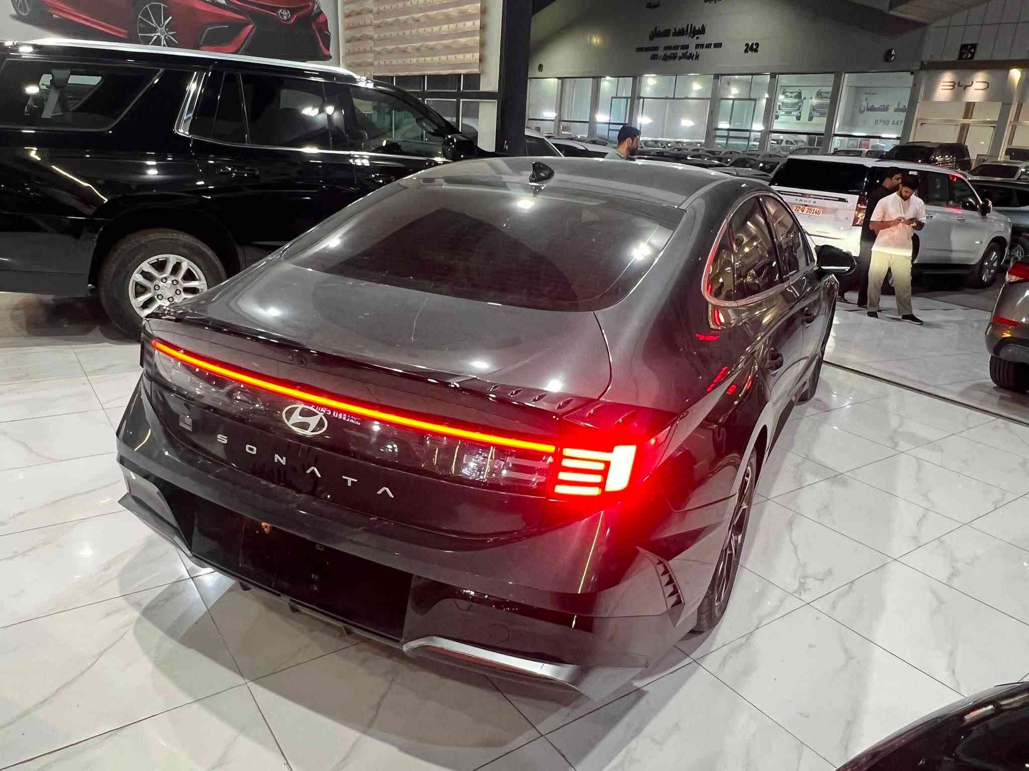 🚘 هيونداي سوناتا SEL موديل 2024 🇺🇸
ملاحضه يوجد عندي كافه انواع السيارات 
🔥 مواصفات SEL – فول مواصفات 

🔹 محرك 2.5 لتر 4 سلندر
🔹 قير أوتوماتيك 8 سرعات
🔹 دفع أمامي FWD
🔹 تشغيل زر
🔹 شاشة وسطية
🔹 Apple CarPlay & Android Auto
🔹 بلوتوث
🔹 تحكمات ستيرن
🔹 كاميرا خلفية
🔹 تكييف أوتوماتيك
🔹 جنوط ألمنيوم
🔹 أنظمة أمان ومساعدة للسائق
🔹 تحذير اصطدام وفرملة طوارئ
🔹 مساعد المسار
🔹 تنبيه النقطة العمياء وحركة المرور الخلفية

📋 حالة السيارة:
✅ جاملغ باب صبغ
✅ بدون دواخل
✅ بدون إيرباك
✅ تترقم شمالي

💰 السعر: 155 ورقة وبيه مجال

📞 ***********

📲 وارد أمريكي | عروض يومية | كافة أنواع السيارات

🔗 كروب الواتساب:
https://chat.whatsapp.com/EDt5rlTuPdfCvNySuhJZE1?s=hd&p=i&mlu=4&ilr=4
