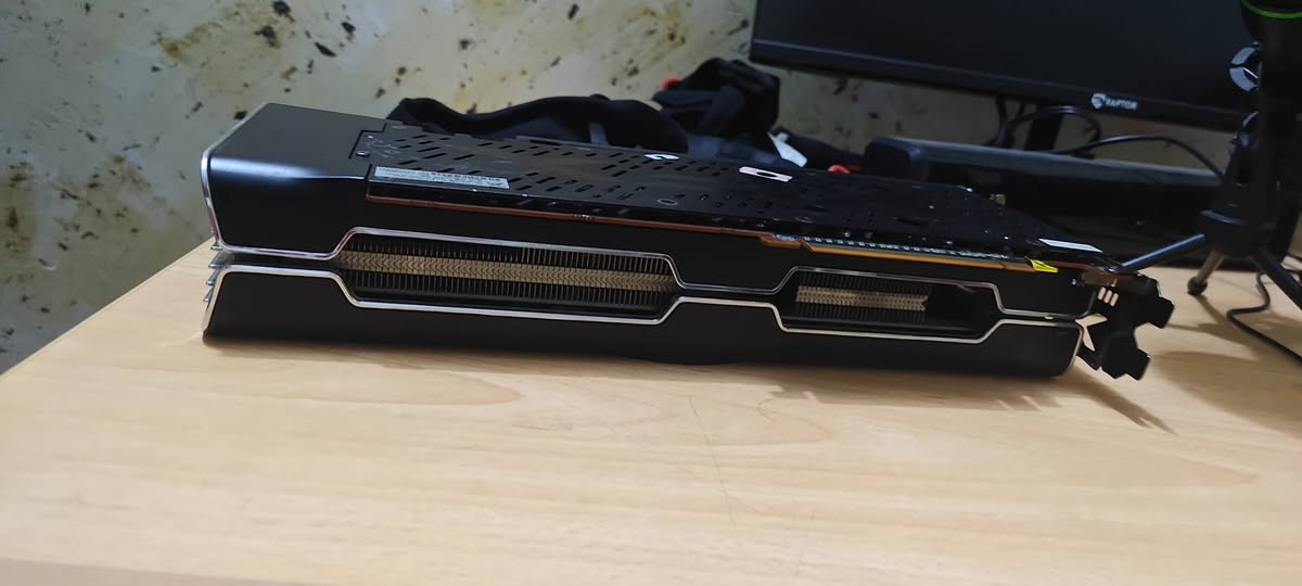 السلام عليكم ورحمة اللَّه وبركاته كرت RX5700XT ULTRA مشخص العطل مالته
نسخة التبريد الضخم XFX Radeon RX 5700 XT Ultra مدل

الثلاثي)

حالة الكارت: نظيف جداً، مفتوح براغيه للفحص فقط.

العطل في دائرة الإيبروم EEPROM / BIOS ما يوصل طاقه

السعر المطلوب : 150,000 دينار عراقي قفل وغير قابل للتفاوض

المكان: البصرة المعقل. تصليحه موغالي قليل الى متوصط
الرقم 7876313434
