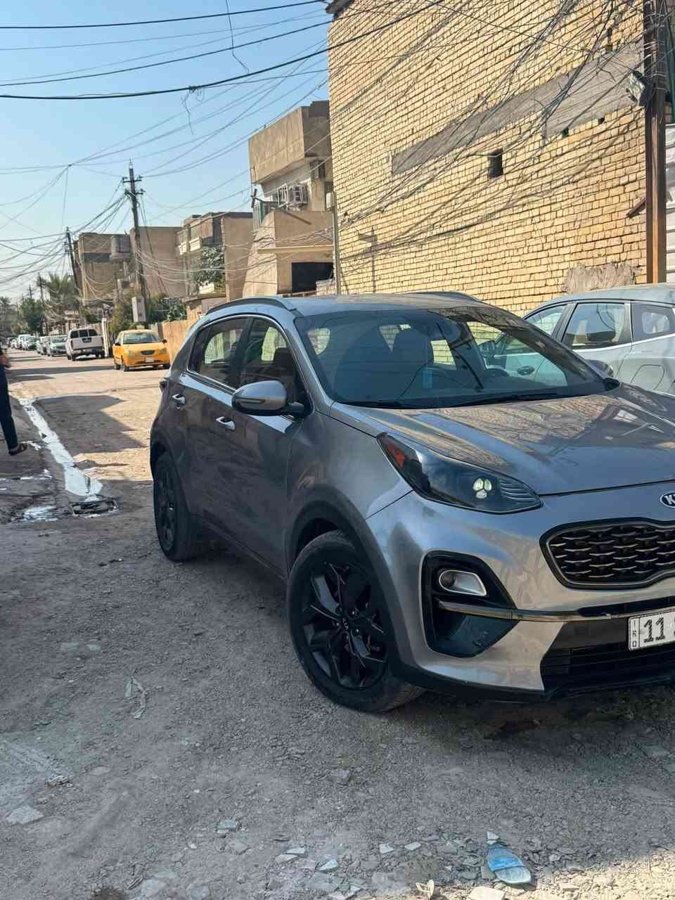 السلام عليكم كيا سبورتج 2020وارد أمريكي محرك GDI بيه صبغ قطعه واحده فقط مواصفات عاديه تبريد ثلج مكان بغداد السعر 130مستعجل عل بيع لغرض السفر الرقم ***********
