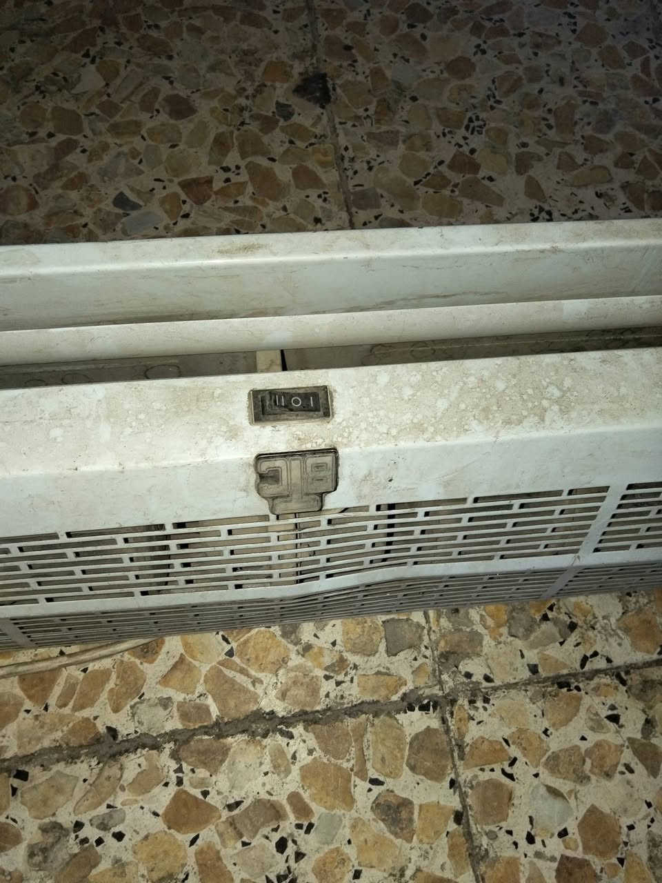 السلام عليكم مانع دخول اتربه طول متر ونص لاصحاب محال الاسواق للبيع ب 30 عل فحص تاخذ للاستفسار الاتصال ***********
