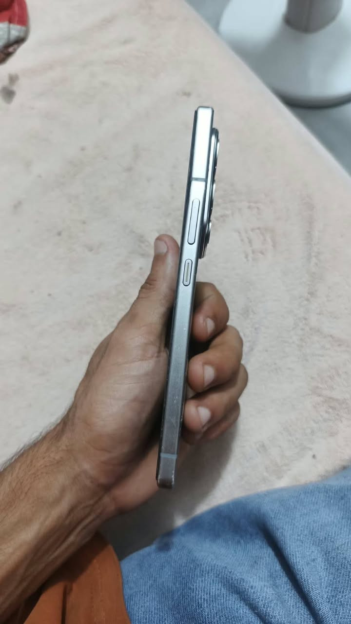 سلام عليكم جهاز Infinix NOTE 50 Proالبيع جهاز نضيف ذاكره ٢٥٦جهاز لمس يخبل سعر ٢٧٥وبي مجال أو مراوس بايفون ملاحظة لجهاز بكان شريحة ما يشتغل بس كامل ملحقات شاحنه عل ضهر هدفون كارتونه رقمي ***********واتساب فقط
