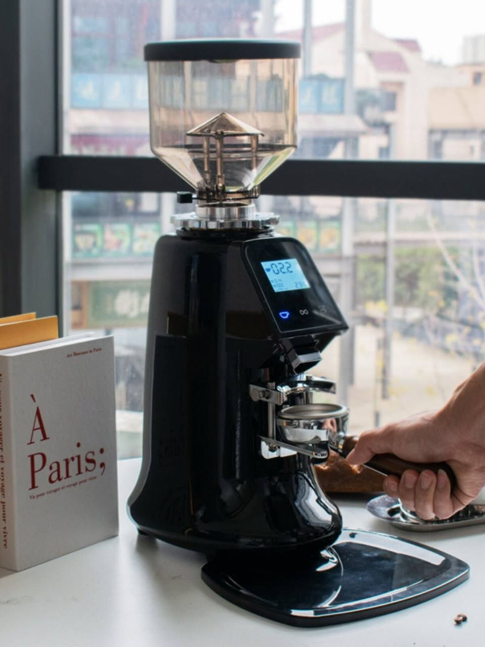 AG Esspresso ag600
64mm steel blade 
touch screen 
لون أبيض 
***********

