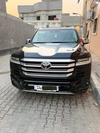 لاندكروزر هايبرد • موديل ٢٠٢٥ • رقم بصره