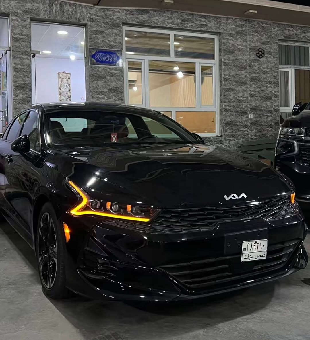 السلام عليكم كي فايف K5 2023 موصفات GT Line حادثها موضح بل صور  سعرها 20٫000$ سعر بي مجال للتواصل عل خاص او عل رقم ‭***********‬
