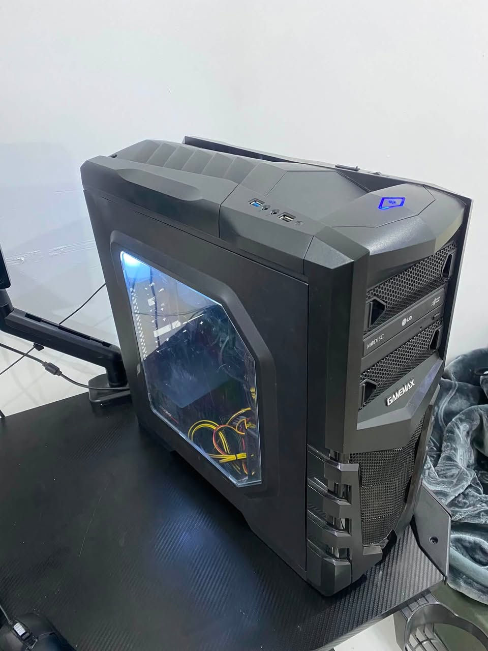 البصرة

حاسبة 

المواصفات 
Motherboard : 450m a pro max II
Ryzen 5 3400g 
 DDR4 Ram 8GB   Lexer  2666 
Hard ssd  kingstone 450gb
Power supply 600watt 
مدخل اقراص 
مدخل هارد خارجي 
الكيس نظيف 

السعر 350 الف

***********
