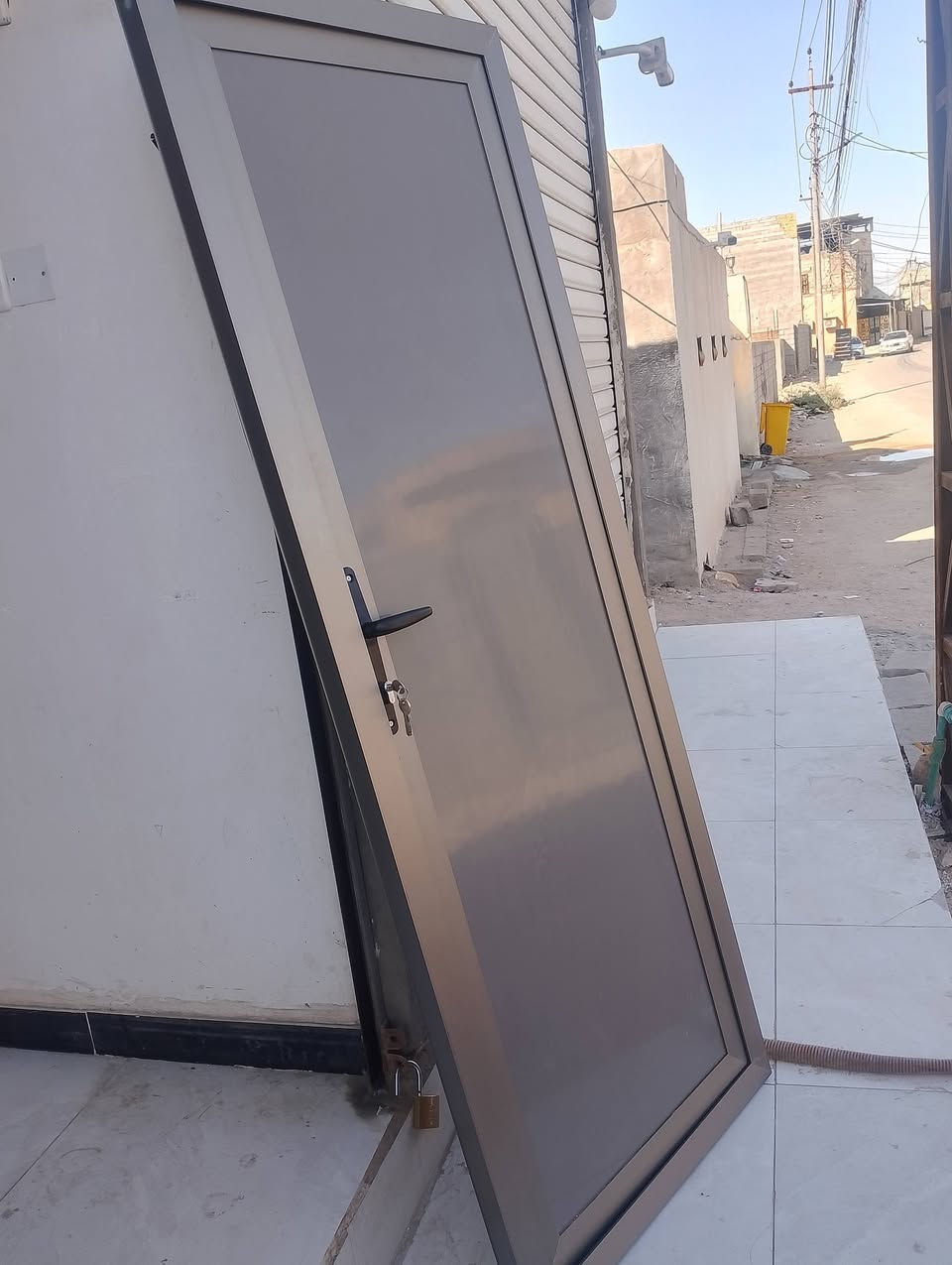الايطالي للالمنيوم
عرض خاص على الباب اللون الشمباني 
البصره ابو الخصيب 
***********
