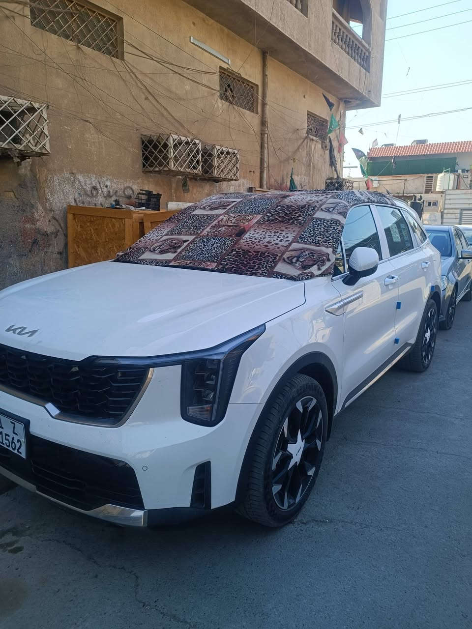 السلام عليكم
 عندي سورنتو خليجي 2025 سيارة نص فول مواصفات كشن السايق كهرباء فقط صندوق كهرباء ويل 20وباقي المواصفات عادية مكفولة كفالة ماشية 22الف حقيقي سيارة جديدة وكشنات 7راكب ومغلفة جلد  محرك 4سلندر 2500 رقم بغداد الدولي وبأسمي 
السعر 260$وبيها مجال بسيط 
للاستفسار على هذا الرقم ***********

