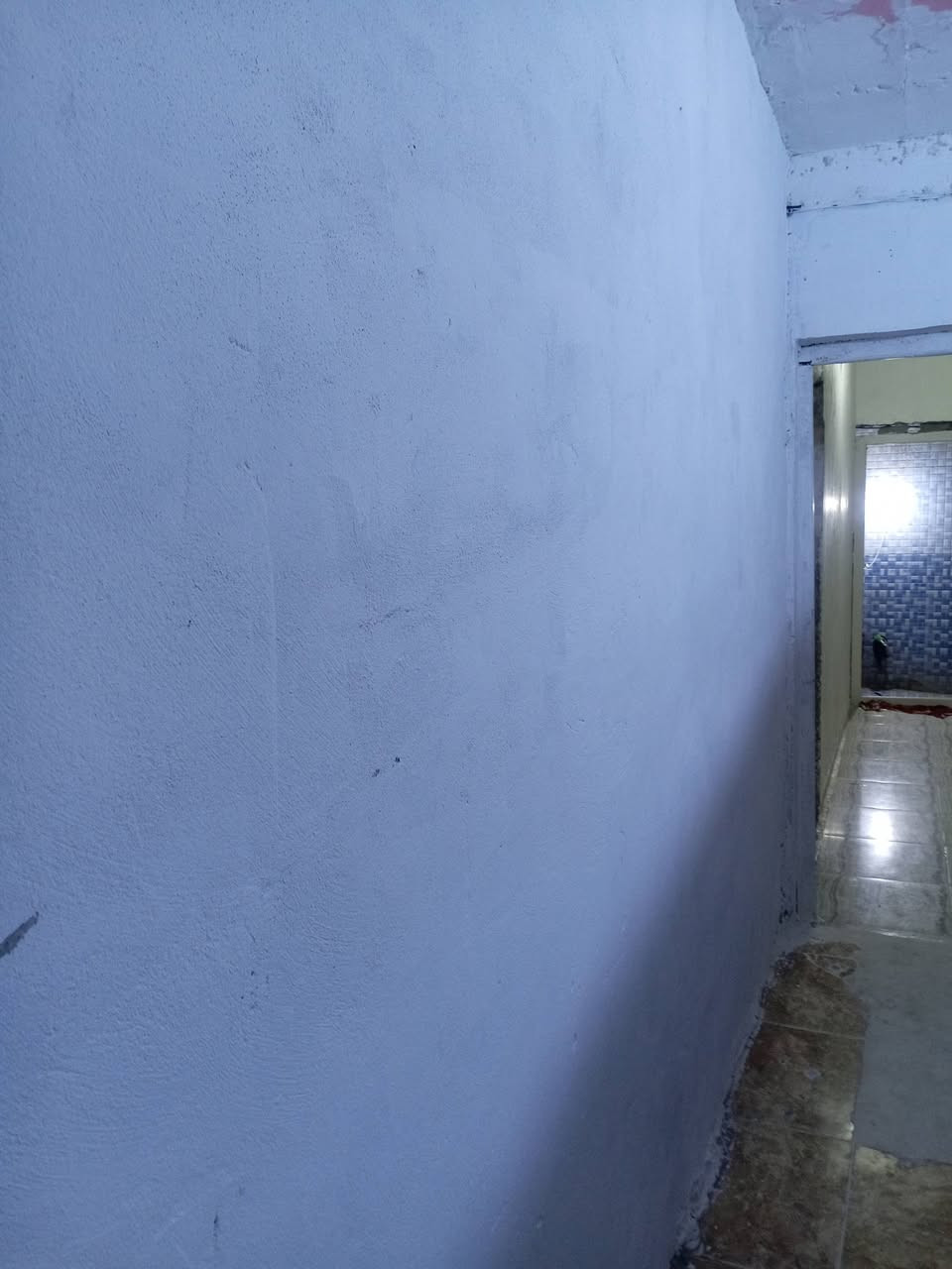 السلام عليكم بيت تجاوزبجسرديالئ القديم داخل الطاقه غرفتين نوم صاله مطبخ بيت مسلح علئ الشارع العام الجديدالكراج داخل البيت٢٥٠مترصب جاهزلسكن كراج خارجي 150مترسعر10ملاين قفل***********

