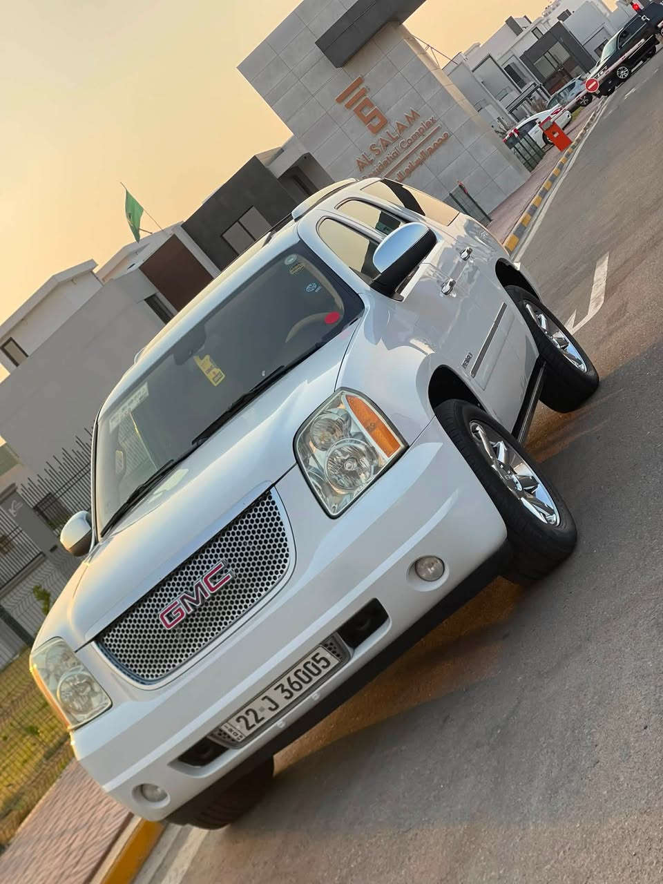 سلام عليكم جمسي DENALI
2011
رقم أربيل  
محرك 5300
صبغ فقط والباقي كفاله  
محرك كير حداده بلشرط 
عنوان بصره 
رقم الهاتف :***********
سعر :195
