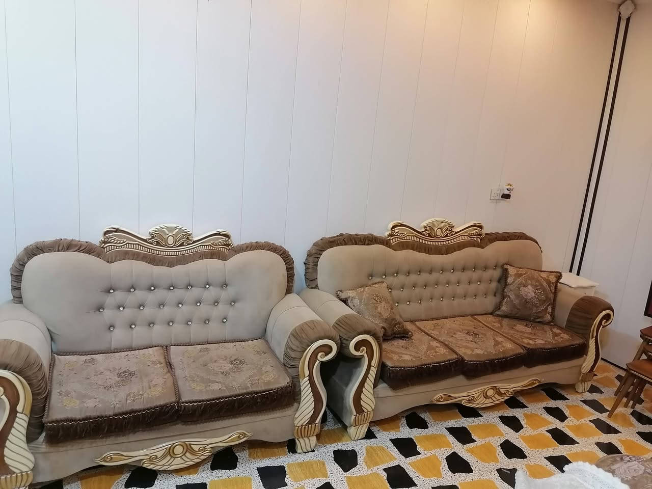 تخم اخو الجديد للبيع السعر مناسب مستعجل على بيعته العنوان حله ورديه خارج مقابيل العلوه مخضر رقم ***********

