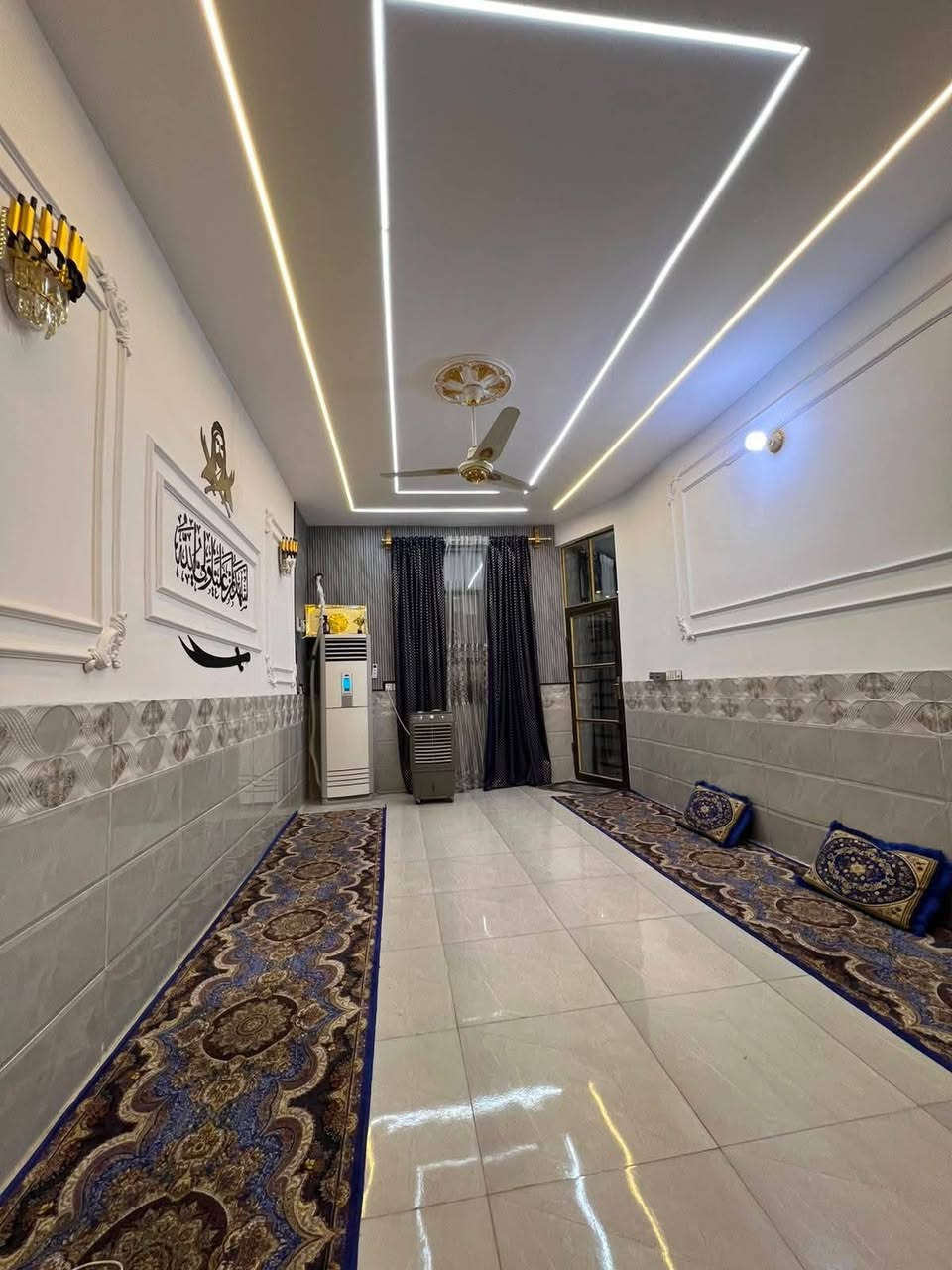 يالله يعلن مكتب النور للعقار عمود262) دار للبيع 150م
لستفسار ***********::
طابو سند25 قرار محكمه 🏢📝

موقع /نجف 🏡الأشرف شارع المطار 
#مقابل قرية الغدير 
                    سعر 60وبي مجال 
البناء درجة اولى كامل مفتاح 🔑🏡 

غرفتين /صاله/مطبخ / ستقبال/ صحيات/

بناء فول/ اساس + سقف كونكريت + طابوك

ألخدمات 🏡 ماء/كهرباء/مدارس/سوق/تبليط/لحد الباب
