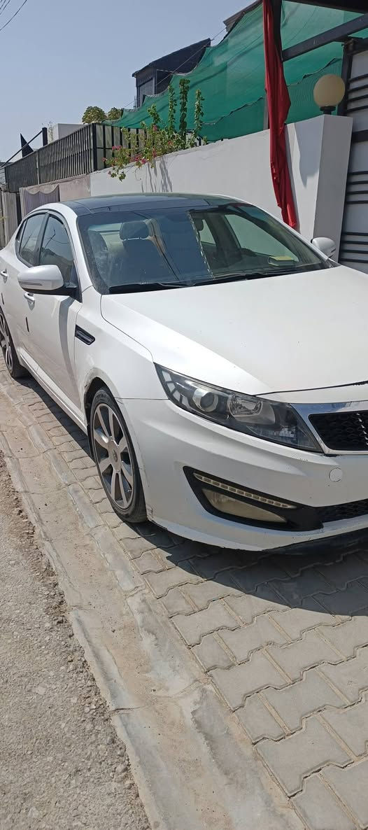 اوبتيما خليجي موديل ٢٠١١ فول مواصفات ماعدا الكشنات الجلد ونظام الايبي اس 
السيارة مكفولة شواصي وتكم كل ضرر مابيه ..
بيها قطع مبدلة ٣ ابواب وبنيد وطخات بالجاملغات 
ابيع السيارة "حزام" ..
المحرك والگير بحالة جيدة جدا 
رقم السيارة الالماني القديم ، باسم كردي كل مشكلة ماعنده تريد وكالة ومداور موجود ..
السعر : ٨٠ ورقة 
رقم الواتس اب للتواصل : ***********
