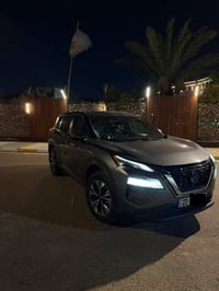 نيسان روج للبيع موديل 22 فول ماعدا الفتحه رادار امامي  تحذير اصطدام sv...