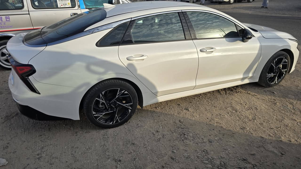 K5 2025 GT LINE 
لون ابيض وارد امريكي 
محرك ٢٤٠٠
ماشيه ١٨ الف ميل 
مبدل بنيد اصلي تفصيخ و جاملغ اصلي تفصيخ جهة اليمين بدوون دواخل و بدون ايرباكات
الرقم *********** موجود واتساب و اتصال
السعر ٢٠٠ ورقه

