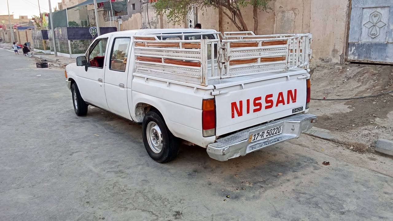 نيسان 92 رقم انكليزي مثنى سنويه 26 منتهيه شهر 6 كير اكسن حداديه تايرات  شاصي محرك كهربائيات  كلها مكفوله تايرات جديد مكان سيارة ناصرية قضاء البطحاء مداور ثاني يوم 
***********
