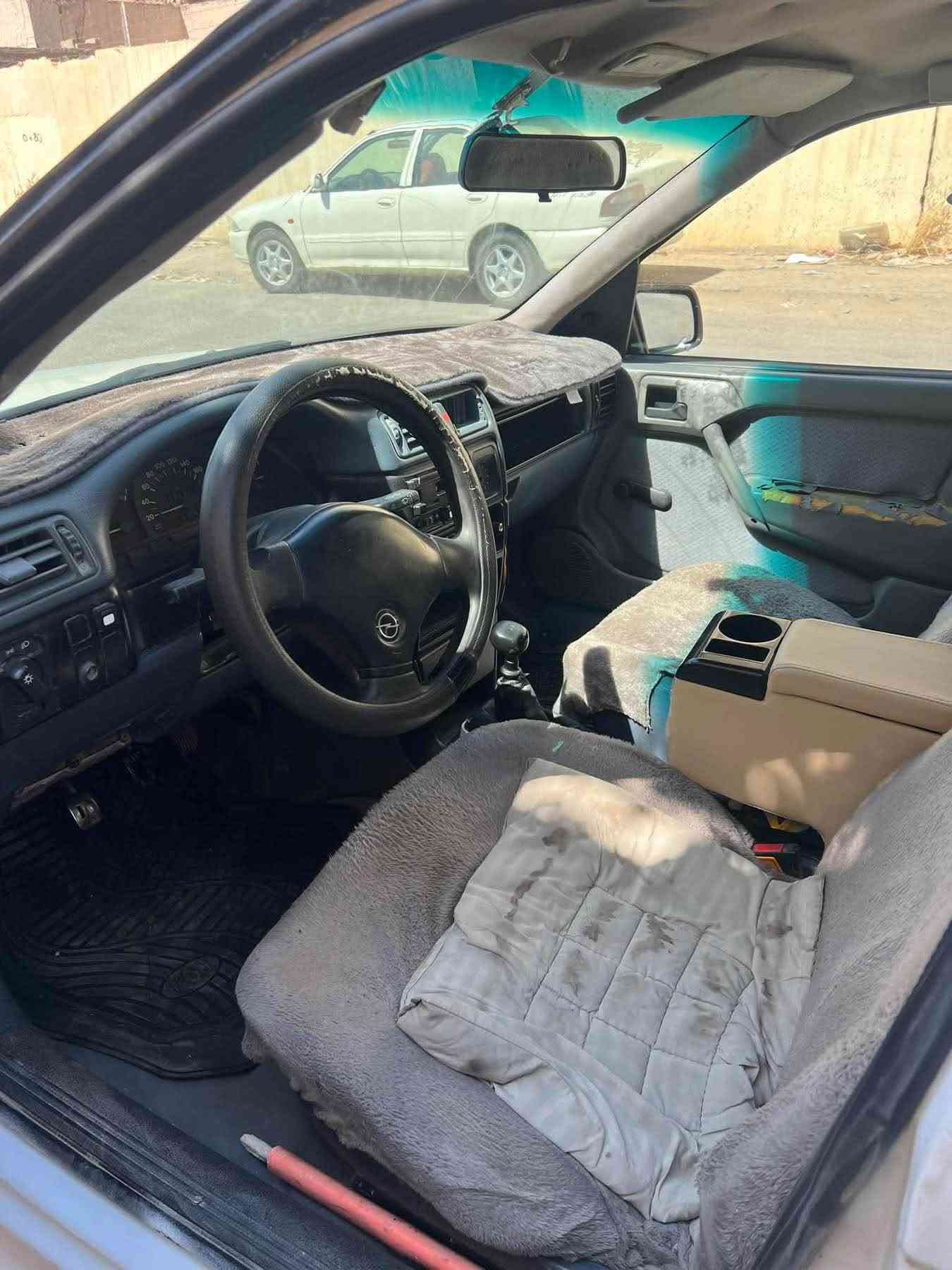 بعد السلام 
اوبل فكترا ماسحه موديل 1991 محرك 18 رقم كركوك مشروع وطني گير ومحرك بالشرط معمره جديد بالكامل بطاقة بانزين بيها :::مكان السيارة قضاء الحويجة الداخل 
***********
سعر 35 St Andrew, Surrey

