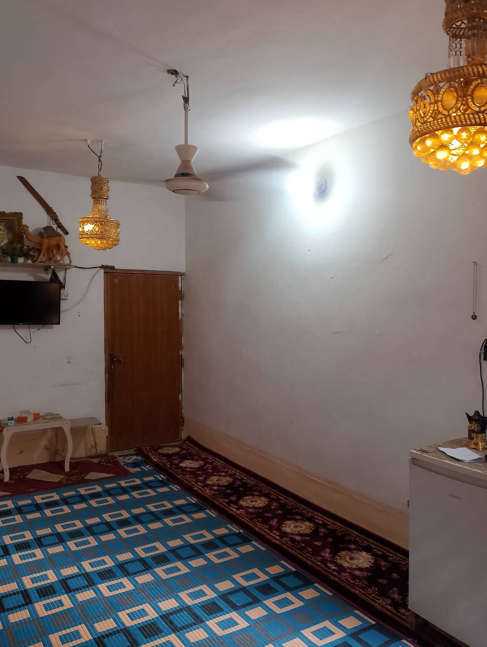 بيت للبيع 150متر 6واجهيه25نزال حي الامير قرب اعدادية النبوة 3غرف نوم و استقبال وصاله ومطبخ مع ساحة كبيرة للاستفسار ***********
