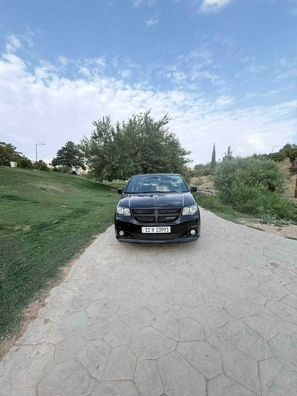 🚘 دوج كرفان 2019 | آخر إصدار 🔥
✨ Dodge Grand Caravan 2019 – XST
🚘 السيارة جاهزة وكاملة من كلشي، بدون أي نقص

🔹 المواصفات:
• مكينة 3.6L قوية واقتصادية
• 3 أبواب كهرباء
• جنطة كهرباء
• كرسي السايق كهرباء
• مقاعد جلد
• 3 شاشات وسطية
• منظومة غاز 80L
• كارت الصيانة الدورية الأصفر 🟡
• السيارة بيها قطعتين كلير
• البيبان الكهربائية والجنطة كهرباء
• الجاملغ الخلفي جهة السايق — مكان الحادث

✅ السيارة جاهزة وكاملة من جميع النواحي
💰 السعر: 173 ورقة
🔥 وبيها مجال للجادين

📍 المكان: بغداد
📞 للاتصال: ***********

🚗 للبيع والمرواس
