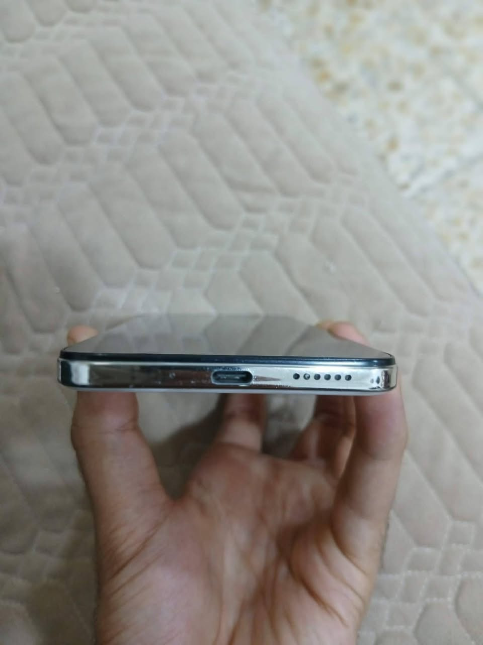 السلام عليكم 
جهاز للبيع vivo Y29
ذاكره 256 بطاريه 6500
جهاز مكفول ڪلشي مابي 
مكان النجف الاشرف 
اتصال واتساب ***********
