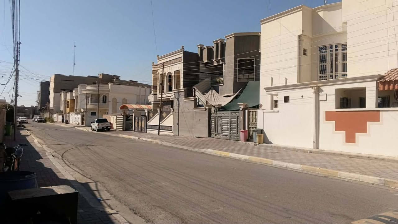 اعلان بيت إيجار.
بيت طابق ثاني معزول تماما  في #الرمادي الحوز خلف مصرف الورار اي خلف الرعايه الاجتماعية . قرب مستشفى النسائيه والأطفال.  بناء جديد كامل من كلشي الايجار ٤٠٠ الف وبي مجال  يحتوي ع خط انترنت مجاني. للإستفسار الاتصال . ***********
