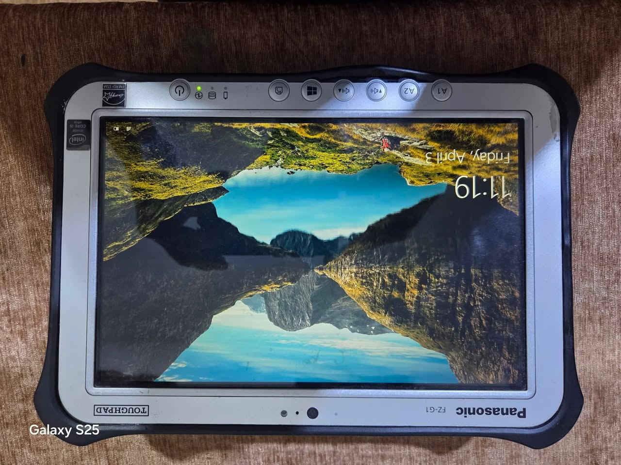 @إشارة 
السلام عليكم 
باناسونيك ci5..gen5
Ram4
Ssd256
السعر 120 الف
بغداد سريع الدوره 
***********
