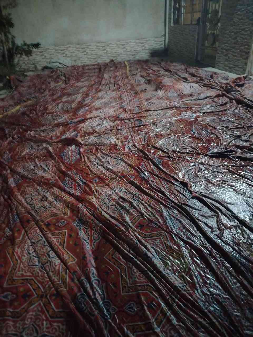 سلام عليكم
اقماش مستخدم وليس نضيف طول ٨ امتار
وعرض ٦ أمتار 
مكان ناصريه مركز
بيش يفيدكم مستعجل على بيعته
***********
