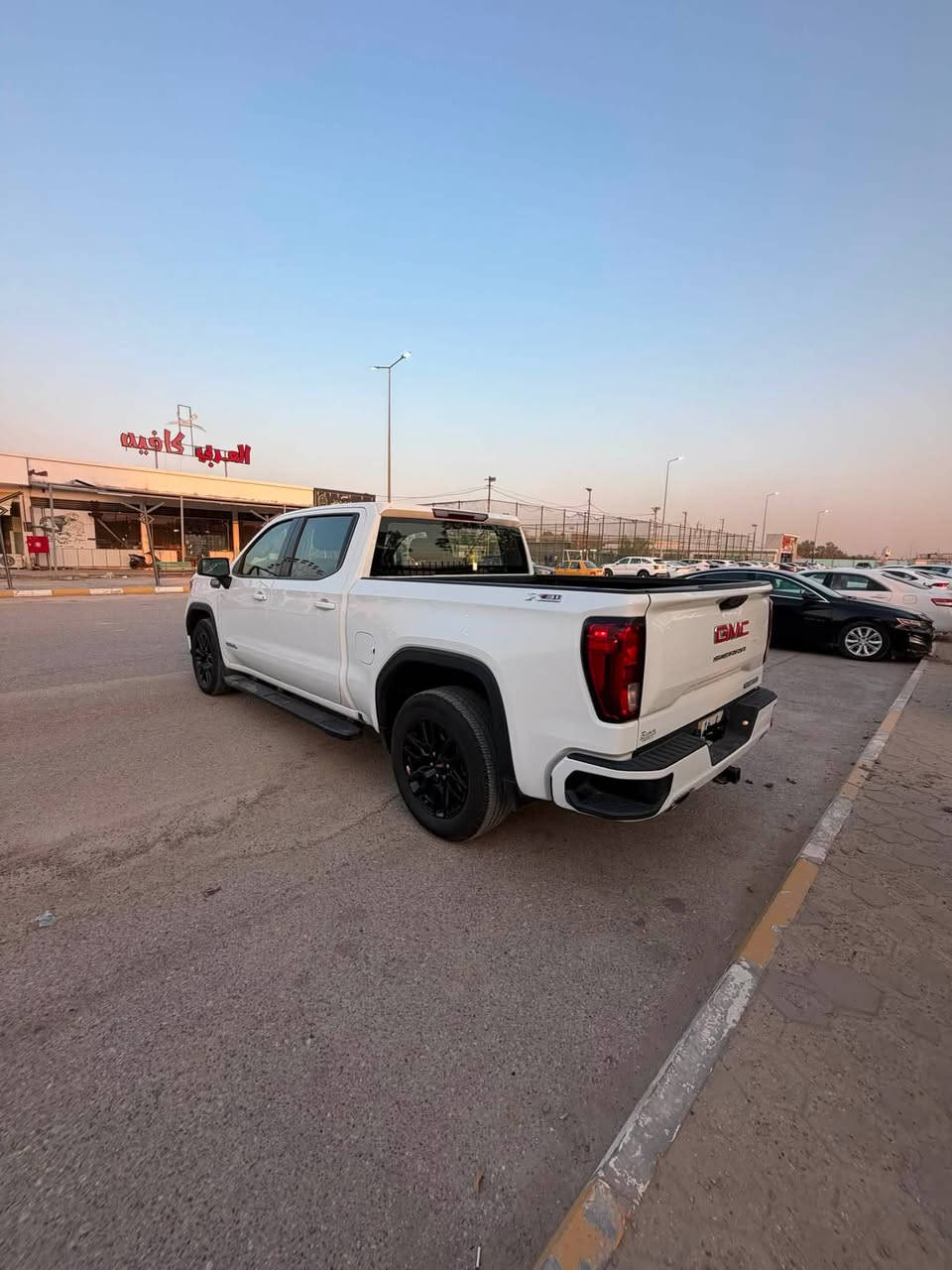 السلام عليكم
2024 GMC SIERRA K1500 الفيشن 

جيمسي سيرا

رباعي AWD 4*4

شاشه كبيره 

كير تعليك

كشن كهرباء

رادار خلفي

رادار امامي

تحكمات ستيرن

مثبت سرعه

تحديد مسار

لايت زنون

باب كبير بودي قصير 

مكينة 8 سلندر 5.3

رقم قادسيه انكليزي شهداء يعني سنتين تداور  تاخذ كفاله عامه وشرط المداور 

بيه هواي مواصفات  حادثهه خشم الجاملغ الامامي عكس السايق ايرباك ستيرن فقط 

السعر الاتصال 

***********
